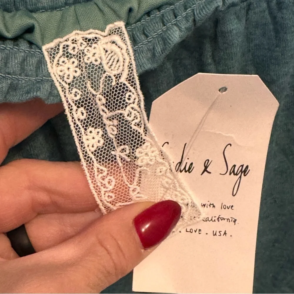 Sadie & Sage High Waist Teal Shorts - Picture 3 of 3